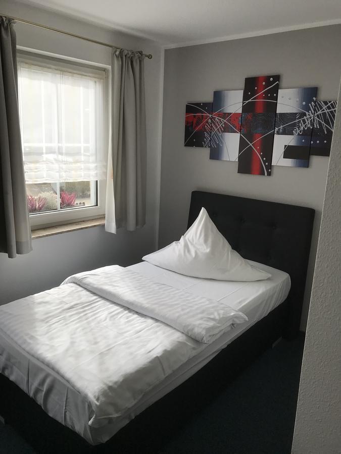 Hotel Am Maibaum Neuenrade Eksteriør bilde